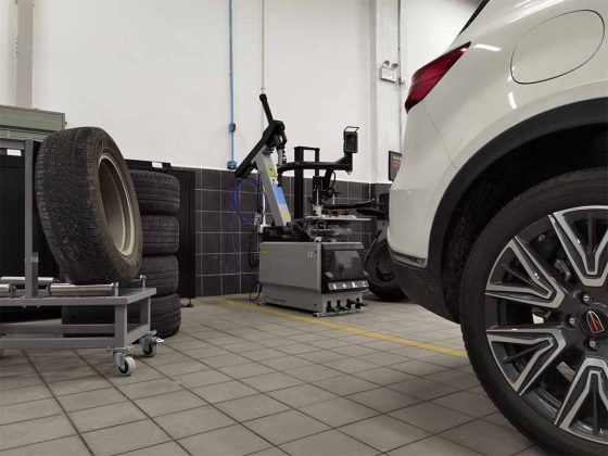 How to Install Tires Like a Professional: A Guide for Tire Shop Mechanics